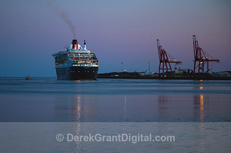 QM2 Cruise Ships Saint John Harbour - Queen Mary 2 - Cruise Ships