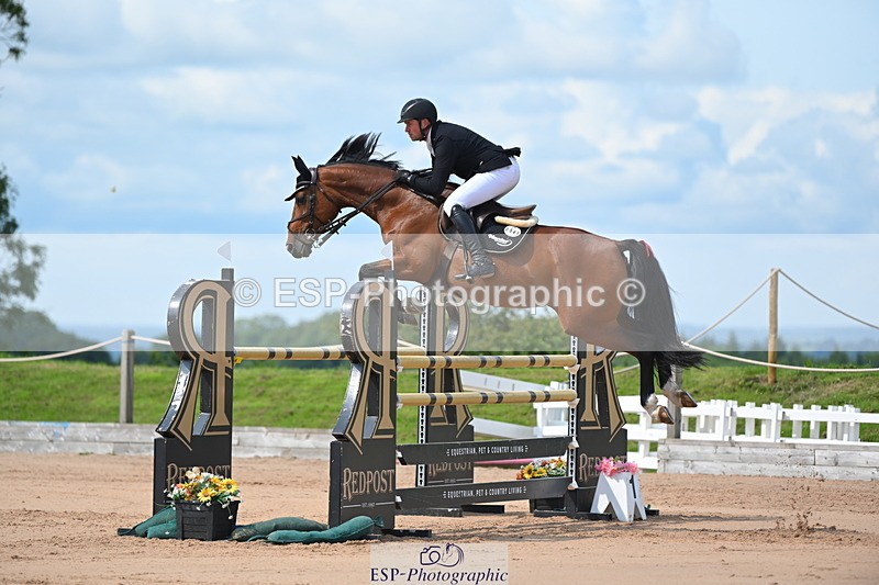 230721A-105220-05469 - Cls 6, 2 Star Medium 1.35m