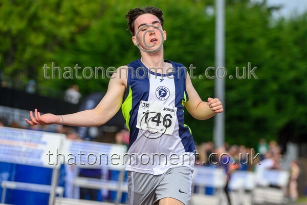 Sen25SUN-927065 - Track Male