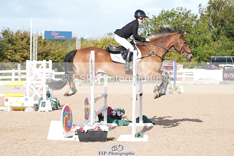 251005-104153-02616 - Cls 22 British Novice and 90cm