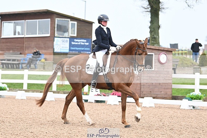 250216-135126-05801 - 257-Beth.Bainbridge-NEWTON.GLOVETROTTER