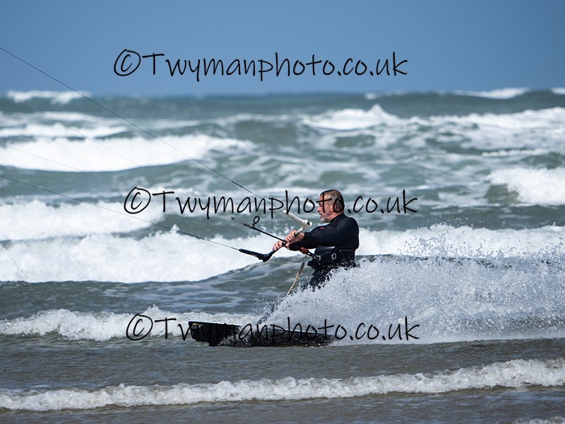 P5251438 - Westward Ho Kiters & Windsurfers 25/5