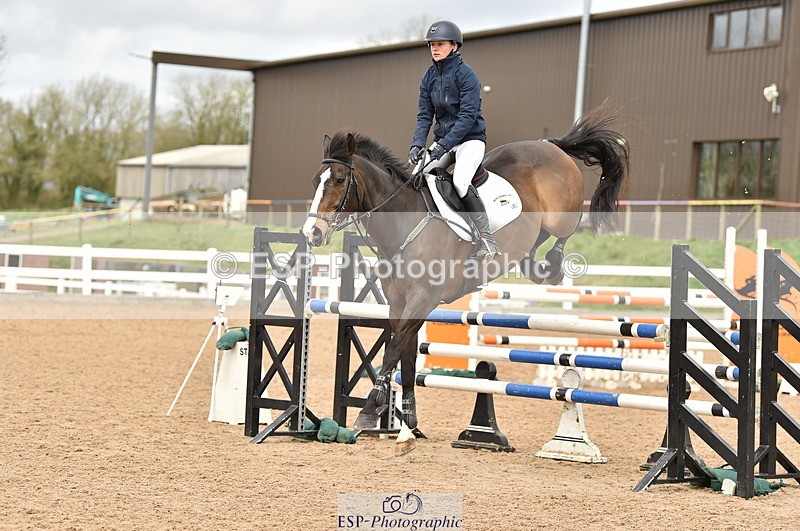 240403A-143326-00843 - Cls 4 Newcomers and 1.10m Open