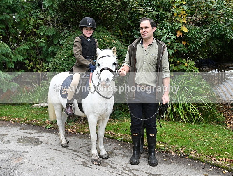 WJ7_6654 - Berks & Bucks - Children's Meet - The Old Farmhouse – Steventon.