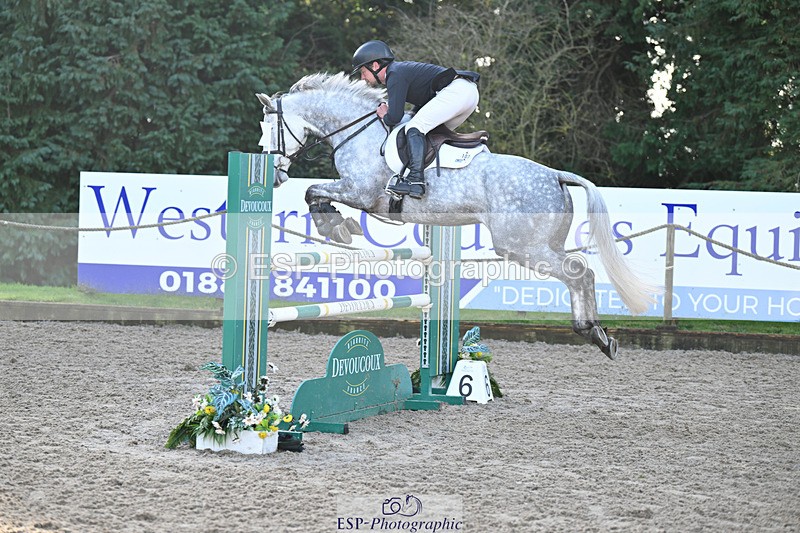 241025-101311-05342 - 107-Simon.Grieve-BEST.ESCAPADE