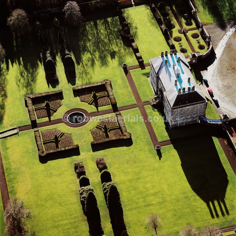 A00575F Kinross House - Settlements, infrastructure and attractions