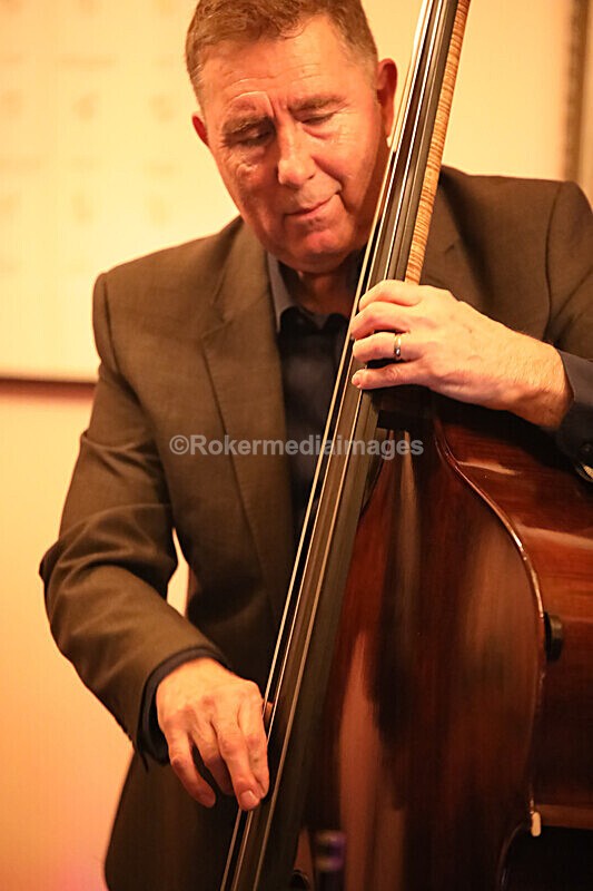 NKC-10 - Denny Illet and chums plays tribute to Nat King Cole