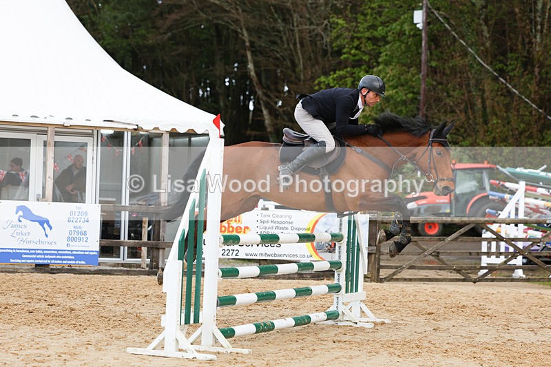 3E7A1494 - Class 6: Senior 1.05m