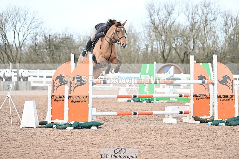 231209A-131539-01862 - Cls 13 Foxhunter & 1.20m Open