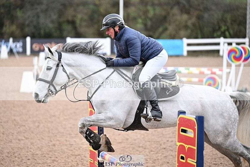 251205-100602-00128 - Cls 2 Snr British Novice and 90cm