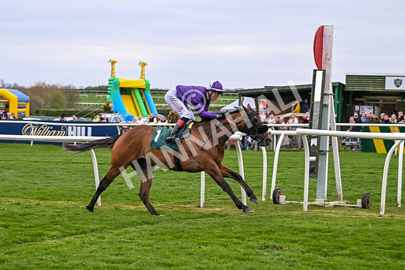 090425-Race 4-Monsieur Fudge-9946 - Race 4