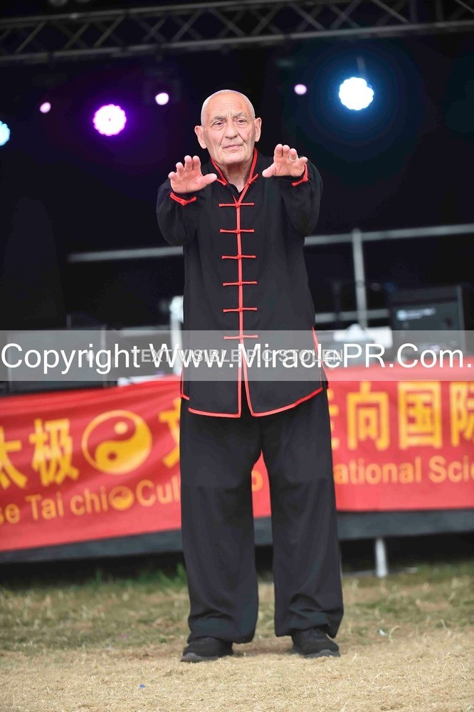 SH4_1437 - Tai Chi with Lisa Kay.