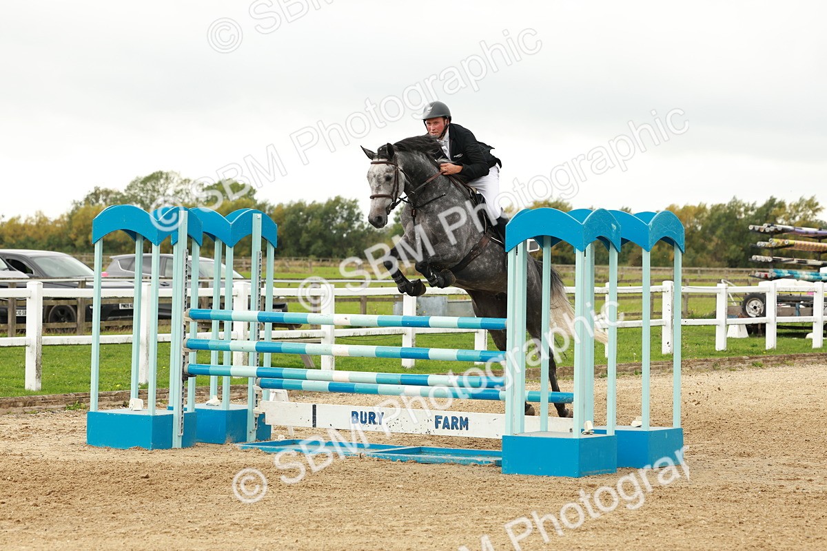 1I0A8121 - Class 5 - Senior Foxhunter 1.20m