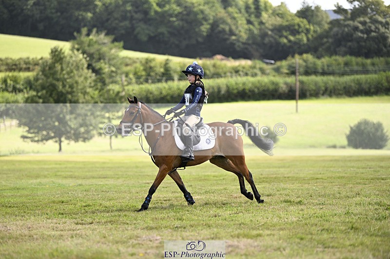 240825X-100613-31266 - 70cm XC 10.00 to 11.00