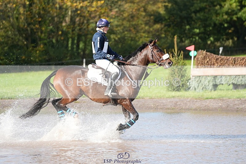 251024A-105312-06975 - A-007-Maja.Hullah