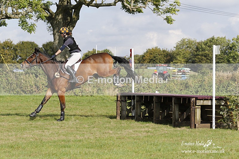  WWHT 171021 3191 - Intermediate (0.90m)  17/10/21