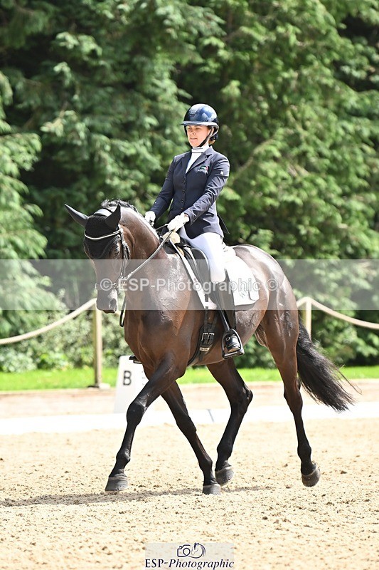 240811-142010-06334 - 115-Lucy.Amy-Millenium.Falcon