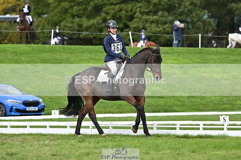 251024A-133901-12185 - D-363-Florrie.Ball