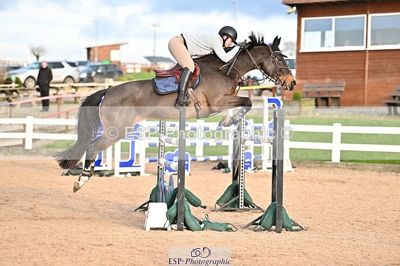 241208-140513-01875 - Cls 22 Foxhunter and 1.20m Open