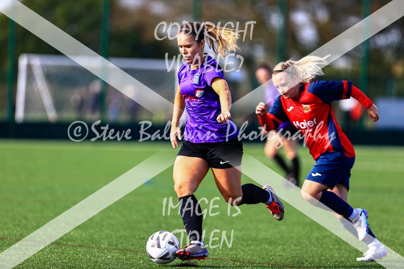 1DX30659 - 2025-10-05 FC Abbey Meads Ladies V Purton  Kingsdown FC Ladies
