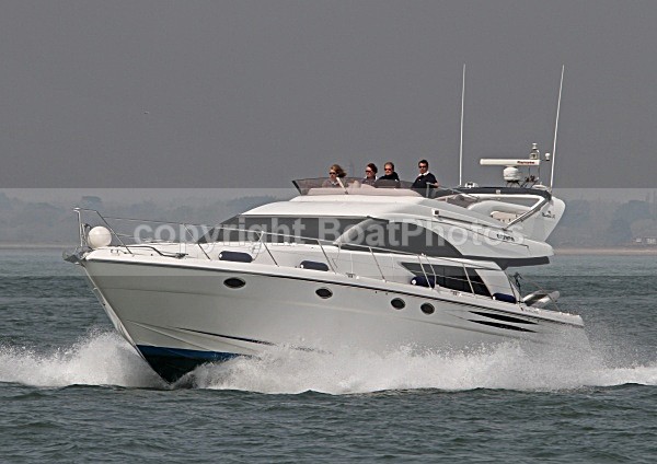 100424 EXTREME IMG_3330jpg - Flybridge Cruisers