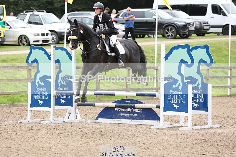 240804-142205-15830 - 616-Max_Forster-HEVANS_ROYAL_REVOLUTION