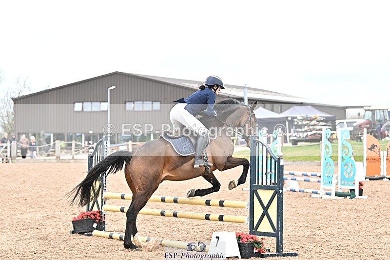 250414-102457-00090 - 70cm Round 1