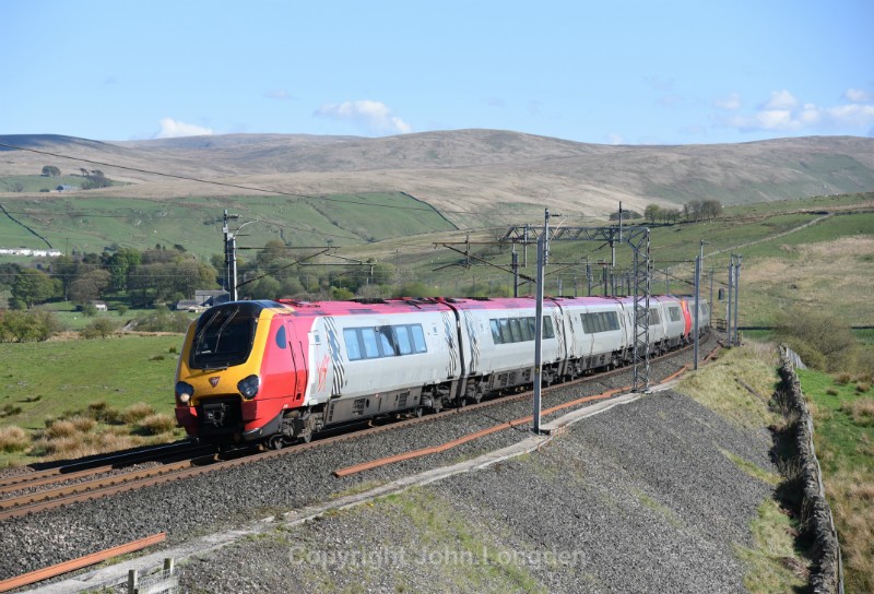 JL - 5.5.17 221xxx 9S80 1433 Euston - Edinburgh, Greenholme - West Coast Main Line (north to south)