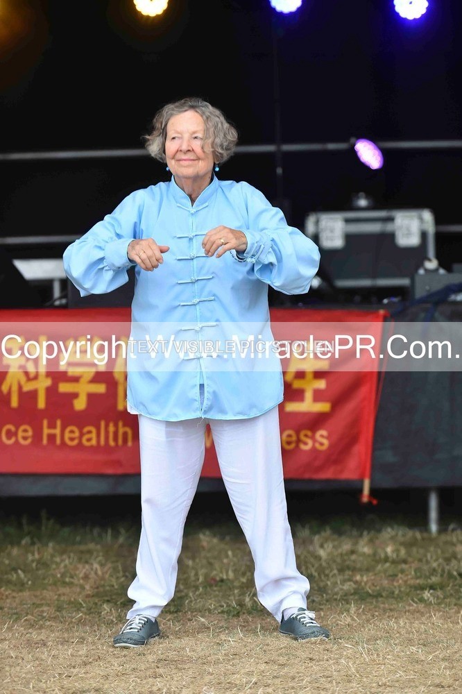 SH4_1433 - Tai Chi with Lisa Kay.