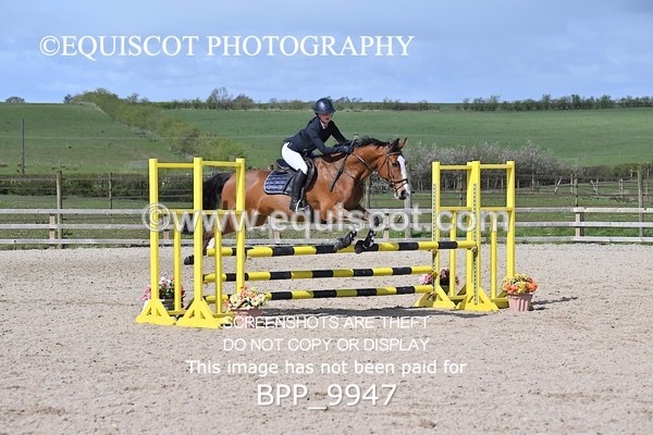 BPP_9947 - CLASS 19 SUN Senior British Novice/ 90cm Open