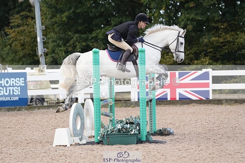 251005-101141-02478 - Cls 22 British Novice and 90cm