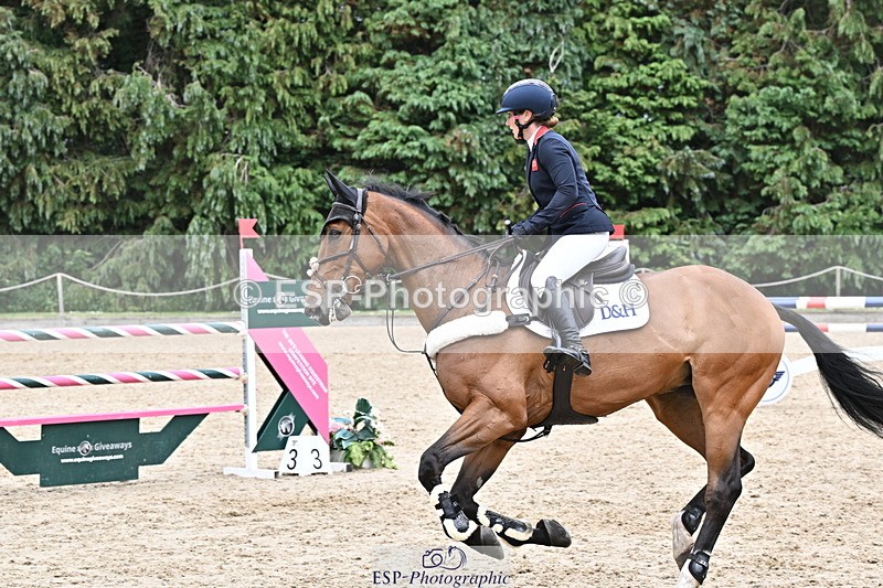 250524A-142032-12431 - D-468-Laura.Collett-LONDON.52