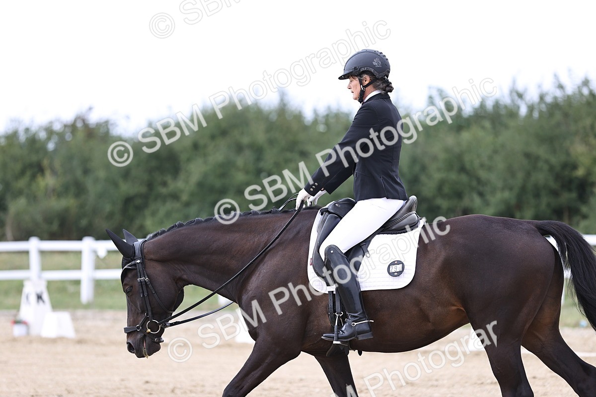 SBM_017950 - Class 14 - Novice 23 - 15.16-16.19