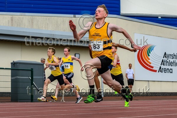 West25Sat-910161 - Track Male