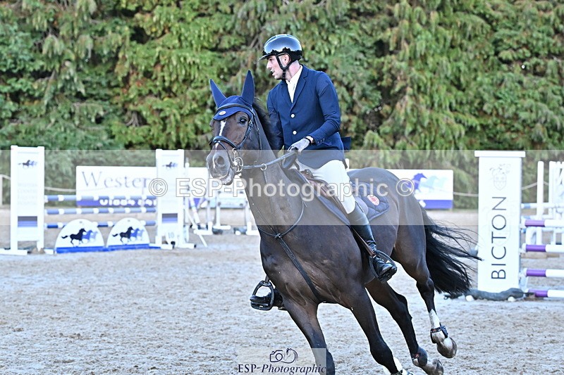 250829A-193622-03793 - Cls 12 1.05m Amateur Quali and Open