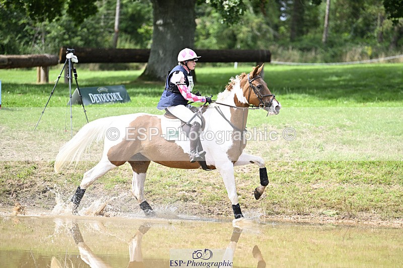 240804-152943-18276 - 657-Althea_Bleekman-SHOVERN_ON_ICE