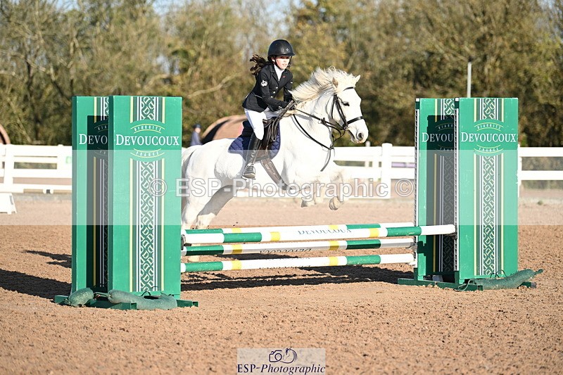 241026A-102233-00133 - SAT Cls 3 Pony Intro 70cm