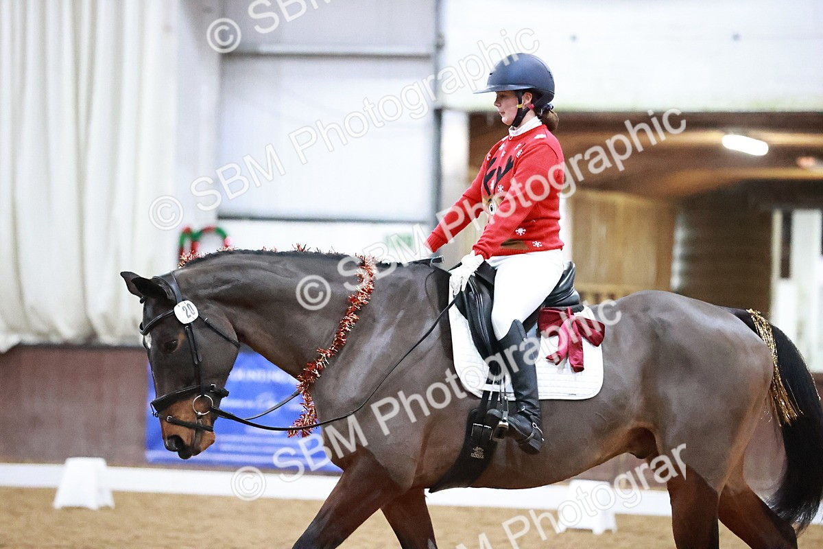 SBM_001812 - Class 9 - Novice 4