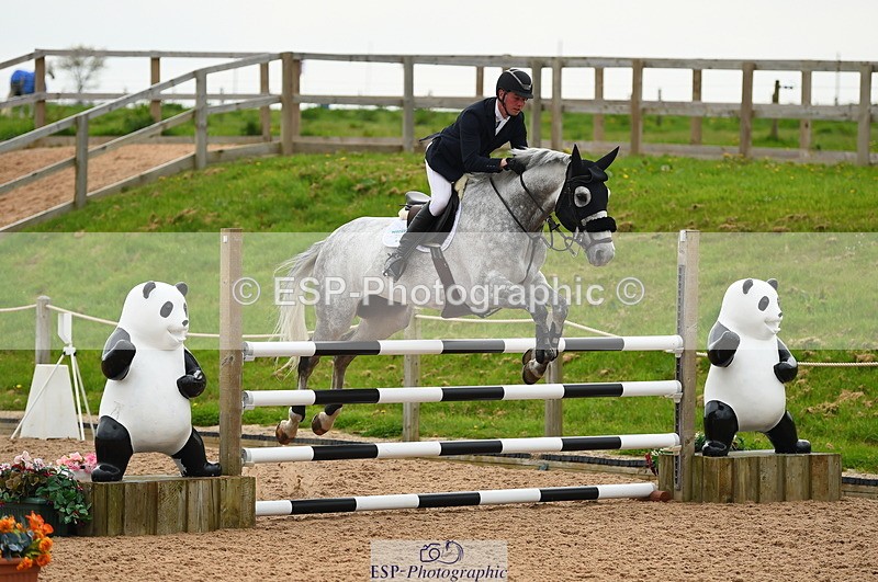 230504A-092412-00342 - Cls 8 Snr Foxhunter