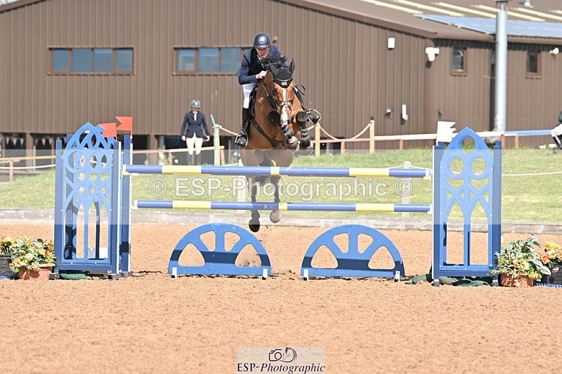 240418A-110150-02423 - Cls 5, 2 Star Medium Tour 1.35m