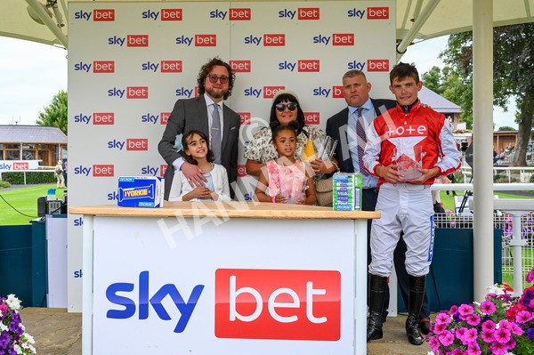 270724-Race 1-Night On Earth-9238 - Race 1 2.05pm Sky Bet 'Jump Jockeys' Nunthorpe' Handicap