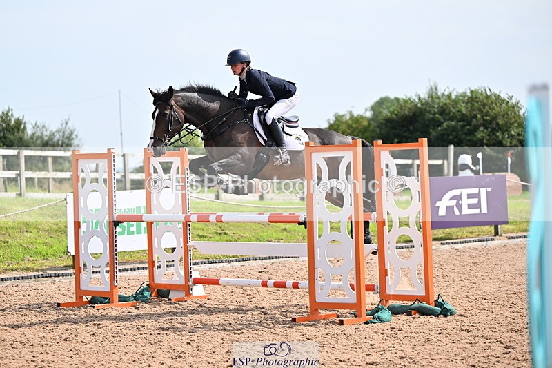 240828A-143034-00913 - Cls 4 Snr Newcomers and 1.10m Open