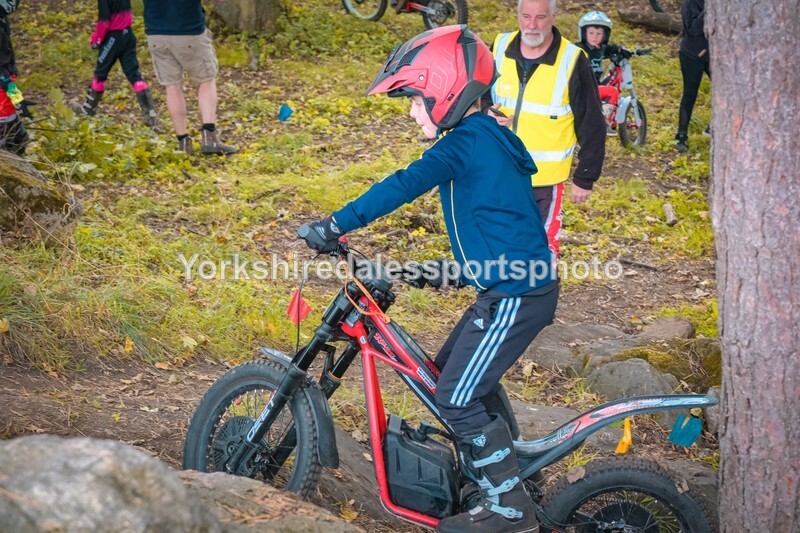 DSCF0223 - Ripon MC Trial 27/09- kids