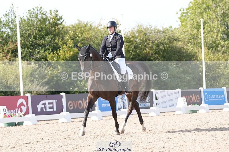 250906-161459-04989 - 049-Laura.ColeGavin.10