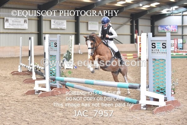 JAC_7957 - CLASS 4 NOVICE 50CM