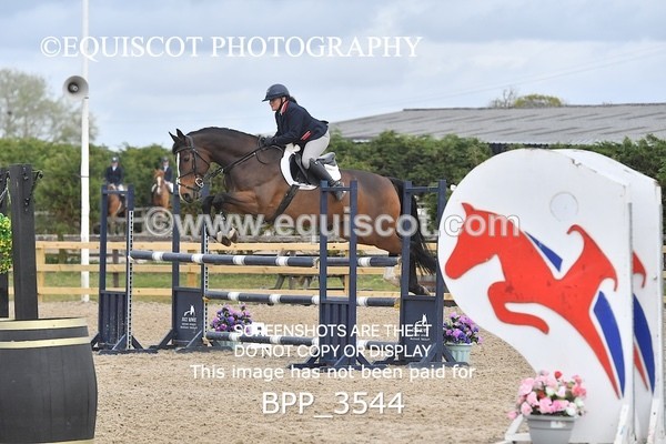 BPP_3544 - CLASS 18 SUN Senior Newcomers/ 1.10m Open