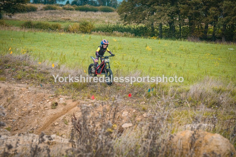 DSCF0366 - Ripon MC Trial 27/09- kids