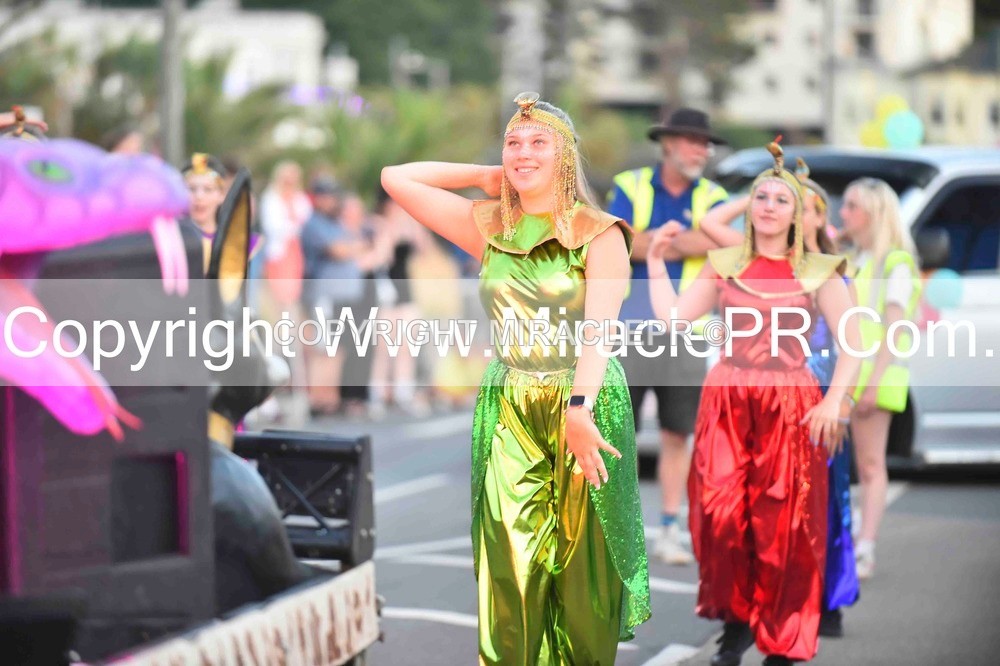 SH4_3990 - Carnival Procession.