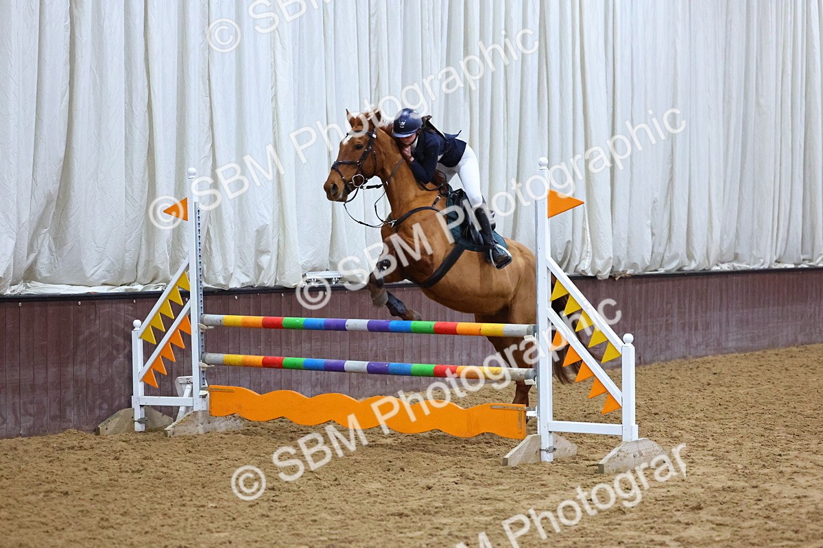 SBM_002634 - Class 6 - Holly & Ivy Stakes - 90cm