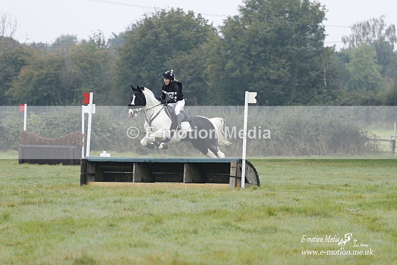 WWHT 171021 0508 - Novice Restricted (0.80m)  17/10/21